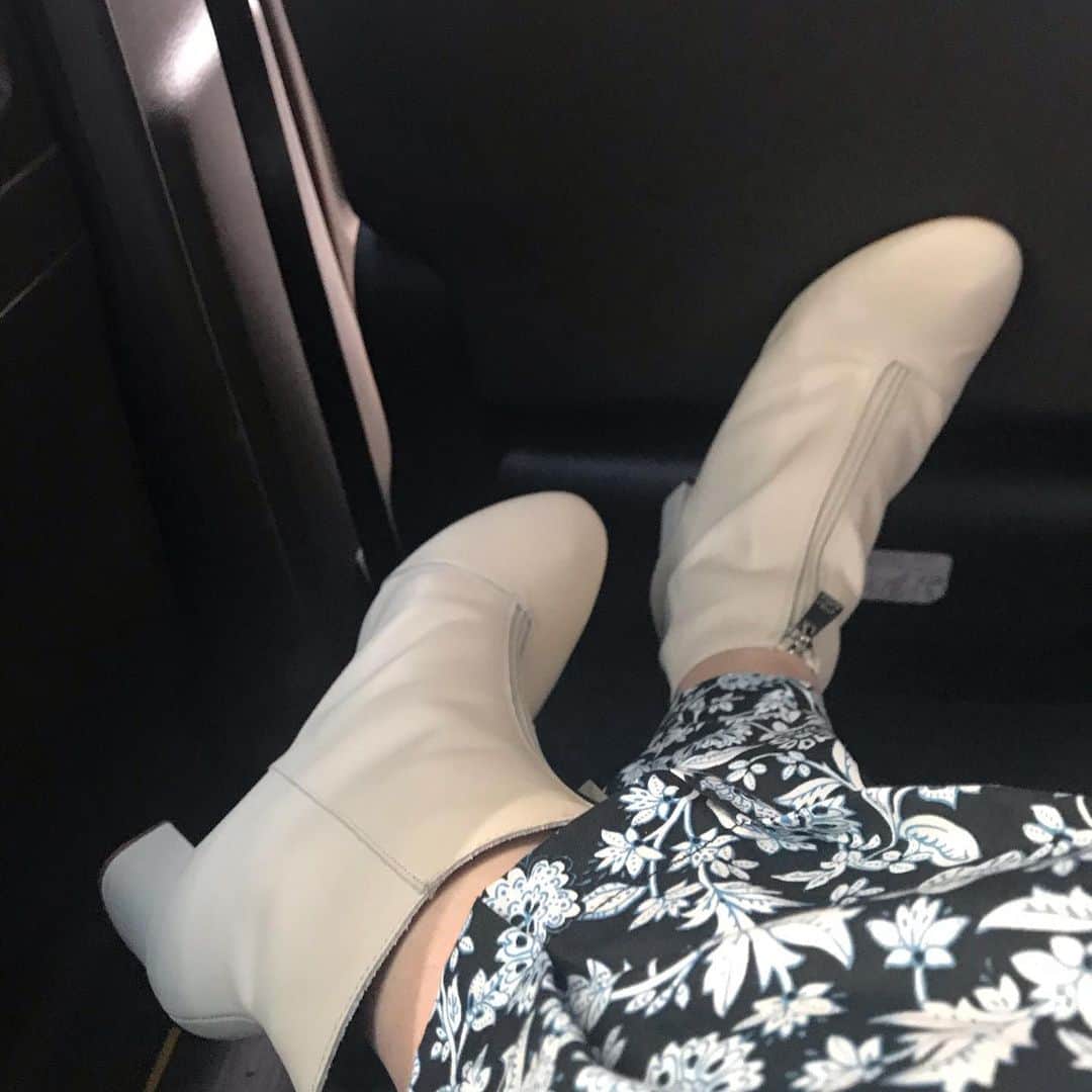 のインスタグラム：「ちょっとだけ遠くまで 取材を受けに。緊張する。  近々日暮愛葉から 素敵なお知らせあります。 20日くらいかな。」