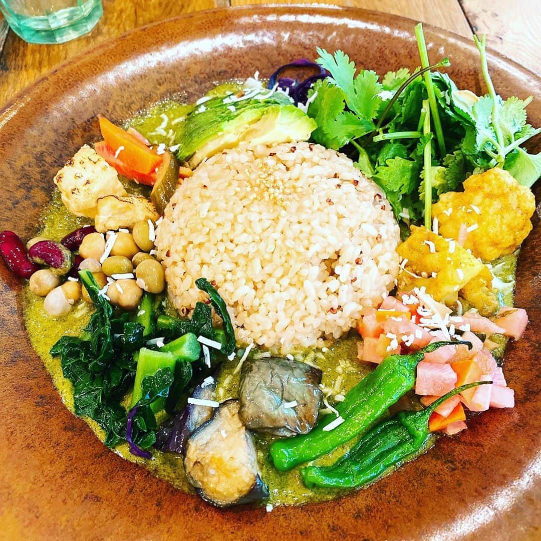 MomoseRyoko のインスタグラム：「最近ハマってるMr farmer!! ビーガンになりたい…けどなれませぬ。笑 たまになら可。 #organic #salad #lunch #love #vegetables #vegan #protein #healthyfood」