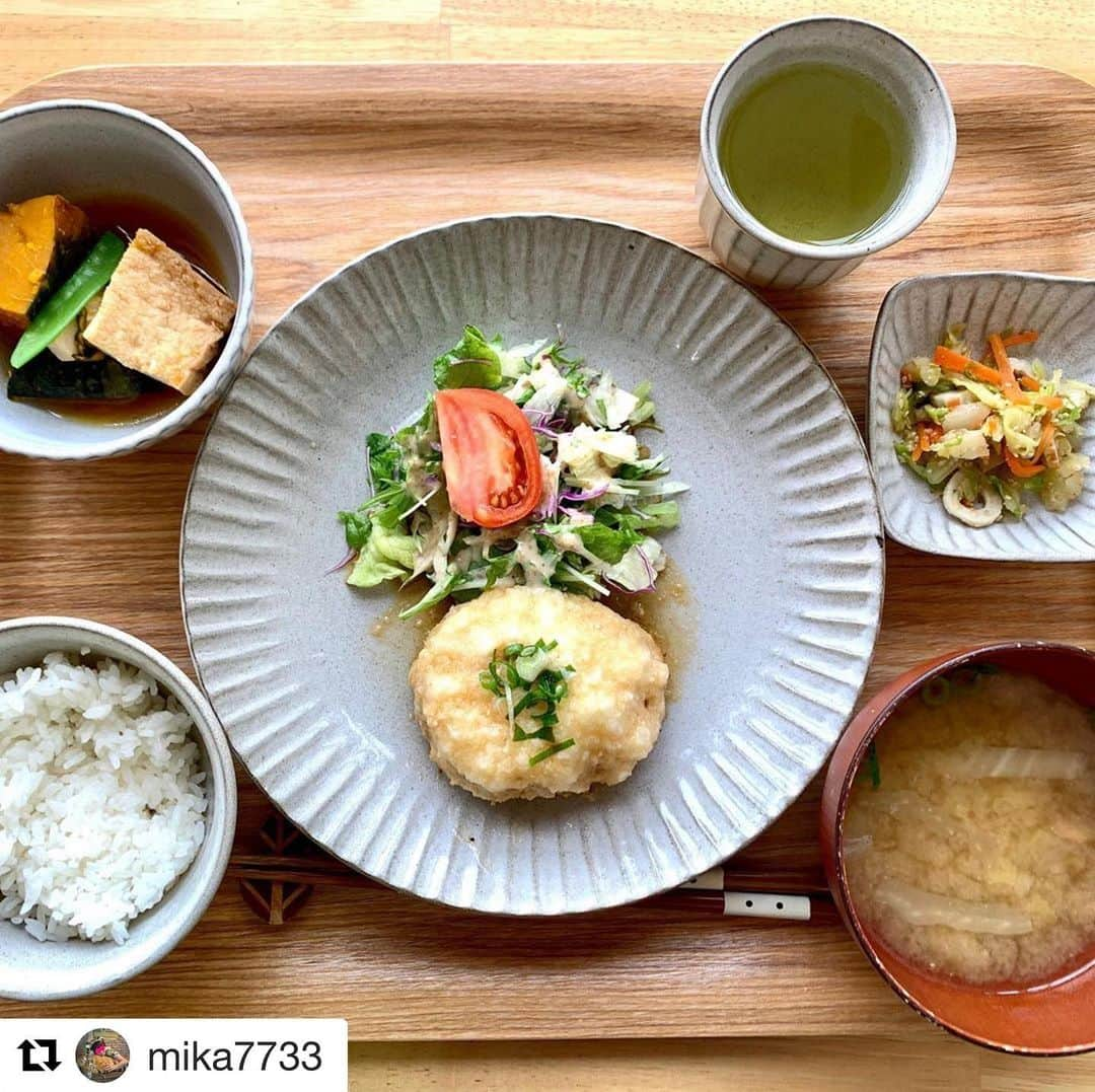 西条市さんのインスタグラム写真 - (西条市Instagram)「今こそ！﻿ ﻿ 優しさづくしのランチに﻿ 癒されにいきたいな﻿ ﻿ ﻿ 😋3/11時点でも以下の営業日時で営業されています🍴﻿ ﻿ ﻿ #カフェ風の杜 #小松町 #大頭﻿ #西条市 #いよ西条 #伊予西条 #愛媛 #四国 #瀬戸内 #Ehime #Shikoku #Setouchi #inaka #田舎暮らし #愛媛旅行 #四国旅行﻿ ﻿ ﻿ ﻿ Repost @mika7733 with @get_repost﻿ ・・・﻿ 久しぶりのワンコインランチ💕﻿ ﻿ この日のメインは和風ハンバーグ。山芋をおろしたものがたっぷり乗ってて美味しい〜👌😆 ﻿ ﻿ プラス100円でデザートもつけてみました😊﻿ ﻿ 全部で税込600円❣️﻿ ホントここのランチは身体にもお財布にも優しいランチです😍 ﻿ ﻿ 【風の杜】﻿ 愛媛県西条市小松町大頭甲1104-1﻿ 電話　0898-72-5687﻿ 営業時間　9:00～16:00（lo/15:30）﻿ 定休日  日・月曜日﻿ ﻿ #風の杜﻿ #西条ランチ﻿ #西条グルメ﻿ #西条カフェ﻿ #ワンコインランチ﻿ #コスパ最高 ﻿ #カフェ好きな人と繋がりたい ﻿ #身体に優しい ﻿ #お財布に優しい ﻿ #お洒落なカフェ﻿ #テラス席あり ﻿ #隠れ家カフェ﻿ #lovesaijo ﻿ #熟女メルモ」3月11日 14時10分 - lovesaijo