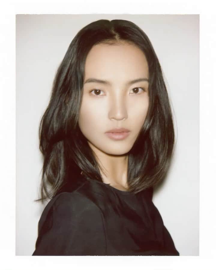 ルピン・ワンのインスタグラム：「Thanks for the video @ajfung @jeiroh @dariocastillostudio  @vu.huy.nguyen @newyorkmodels @burberry  @giorgioarmani #fw2020」