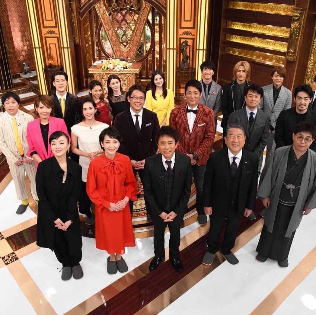 松田美由紀のインスタグラム：「参加しちゃいましたー！ めちゃ難しく楽しかった。笑笑 賀来千香子さん、優しく素敵な方でよかった。 みてねー！  2020年3月31日(火) 午後7:00～9:48放送 「芸能人格付けチェック　BASIC～春の3時間スペシャル～」 https://www.asahi.co.jp/kakuzuke/」