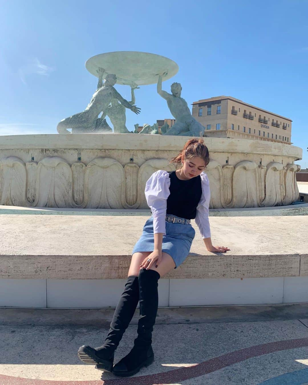 メロディー・チューバックさんのインスタグラム写真 - (メロディー・チューバックInstagram)「バレッタの入り口⛲️♡ #マルタへの旅 #めろでぃねーと」3月11日 21時35分 - melodychubak