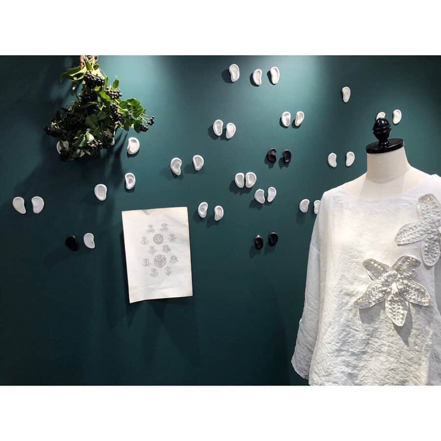 のインスタグラム：「【NEW OPEN】 . 本日3/11（wed）西武池袋店オープンしました。 . 新しいアトリエのテーマは “造形作家”のアトリエ。 . . . ◽︎池袋西武百貨店のInstagramも開設。 @beardsley_ikebukuro . . . #beardsley #newopen #西武池袋本店」