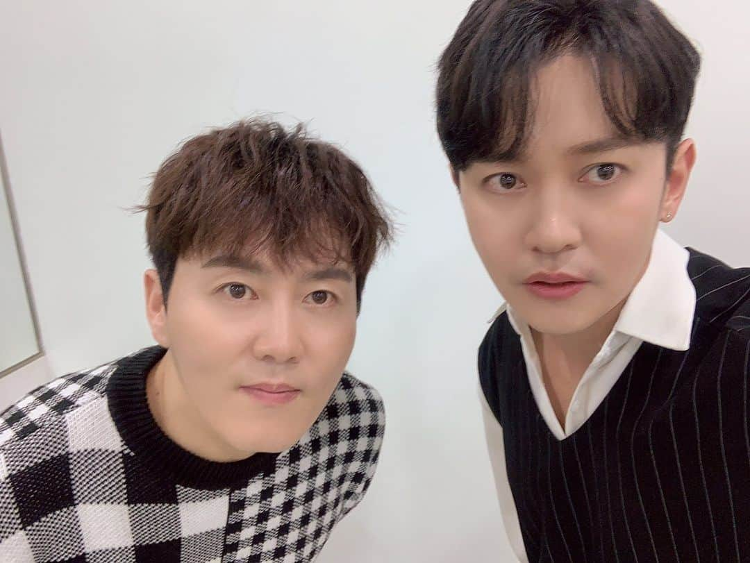 C-JeS エンタテイメントさんのインスタグラム写真 - (C-JeS エンタテイメントInstagram)「오늘 저녁을 책임질 두 남자👬 #전우성 X #강균성 이 온다! . 입담왕 #노을 이 퀴즈왕으로 거듭날지🤔 #대한외국인 에서 확인해주세요✔️ . 오후 8시 30분 #MBC에브리원 에서 만나요👋🏻 신곡 #문득 도 많은 기대와 관심 부탁드릴게요!」3月11日 16時48分 - cjes.tagram