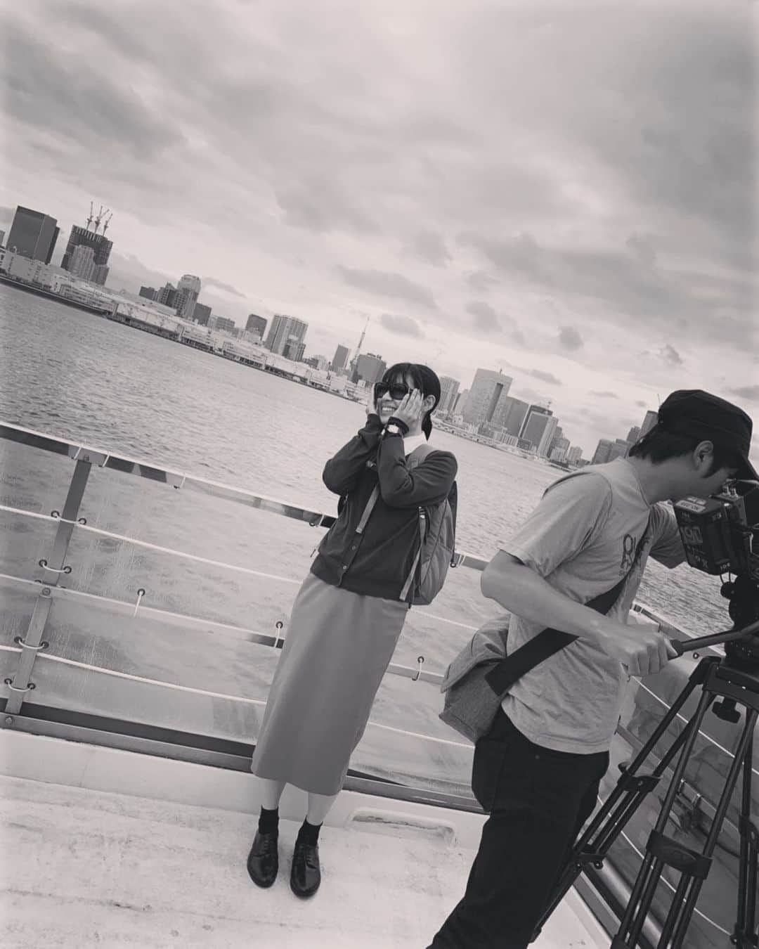 瀧本美織のインスタグラム：「本日6話配信です、早い… 彩と慶の溝は埋まるのでしょうか🥺 大きな出来事が起こります。  #fod  #ドラマ  #運命から始まる恋」