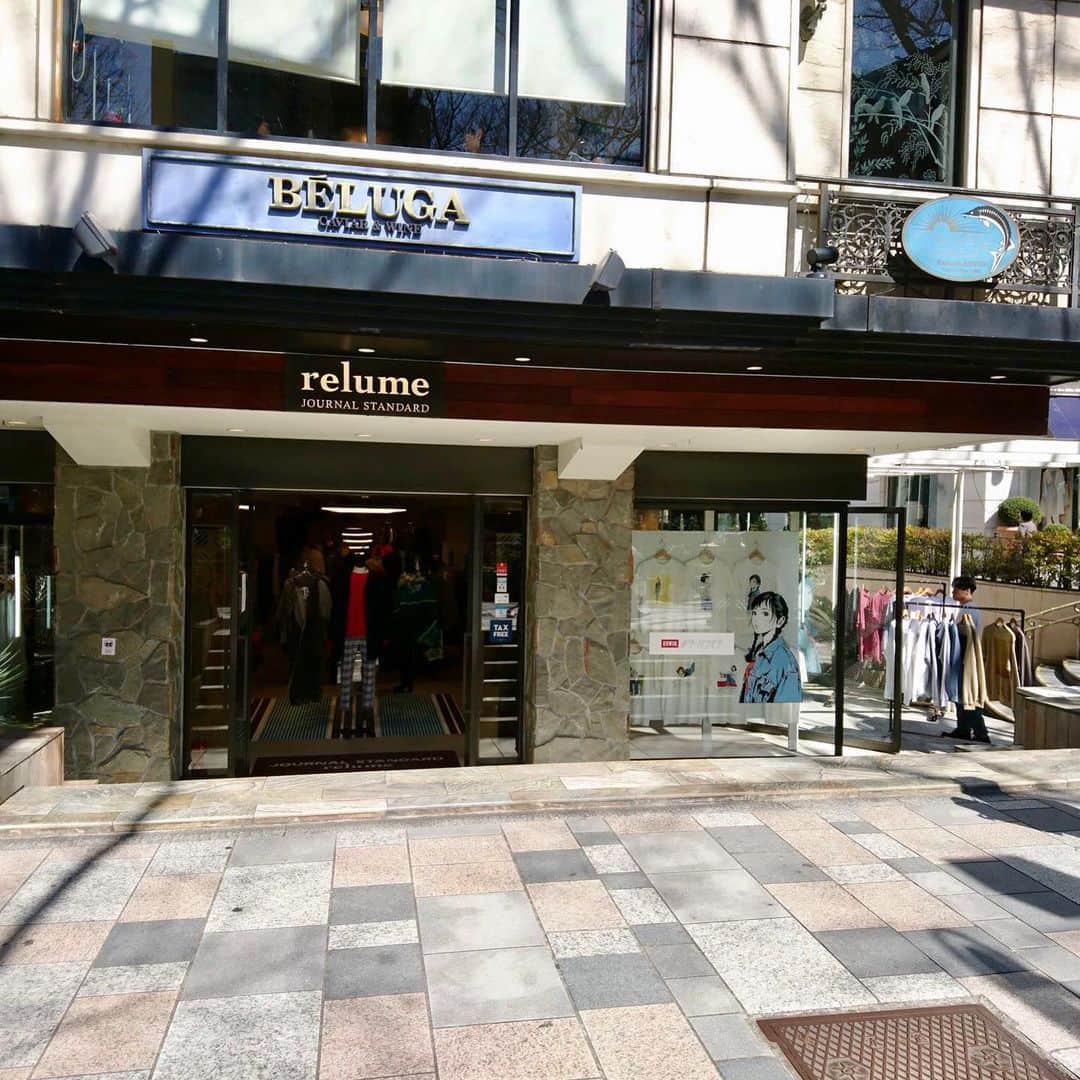 江口寿史のインスタグラム：「EDWIN×江口寿史 #ジーパン女子 Ｔシャツ。JOURNAL STANDARD relumeでの店頭展開が本日より始まったようです。予想以上の反響とのようで、このご時世で売上が落ち込んでいるなか、#ジーパン女子 だけが絶好調だそうです。うれしいことですばい。  @egutihisasi @eguchiworks @edwin_japan @js_relume  #ジーパン女子 #江口寿史 #edwin #edwinjapan #madeinjapan #gパン女子 #boyfrienddenim #boyfriendjeans」