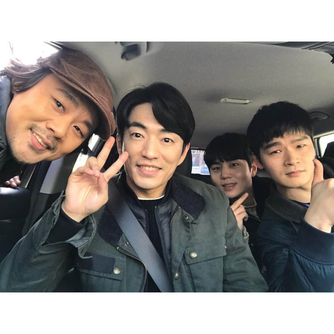 C-JeS エンタテイメントさんのインスタグラム写真 - (C-JeS エンタテイメントInstagram)「드디어 결정적 증거 확보! #이환 검거 성공! ⠀ 완벽 팀워크 #강형사 #서지후 와 열혈 형사(feat. 도시탐정)들의 활약도 기대해주세요🔍 이제 진.짜. 악귀 #진종현 만 남았다👿 ⠀ #SeoJiHoo #tvN #초자연미스터리스릴러 #오컬트 #드라마 #씨제스타그램 #cjestagram」3月11日 17時22分 - cjes.tagram