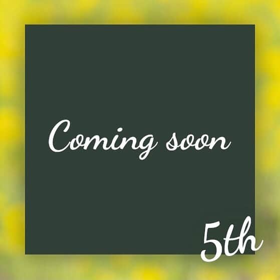 麻亜子のインスタグラム：「coming soon… ㅤㅤㅤ #グリッドグラビア #インスタデザイン #SNSデザイン #グリッドアート #インスタアート  #グラビア #グラビアアイドル」