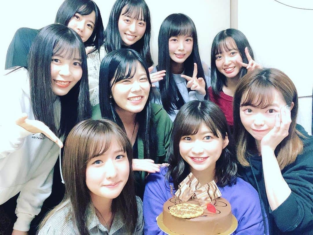 森香穂さんのインスタグラム写真 - (森香穂Instagram)「🌸2020.3.10🌸 あーちゃんの卒業祝いをしに広島へ行ってきたよん😊サプライズ登場してケーキ渡したらすっごい驚いてた(笑)喜んでくれてよかった☺️そしてぱるとにも会えた☺️💕みちゅとこうしてご飯食べたりするのはなにげに初かも😳！結構おもしろいねみちゅって！😘 皆とご飯食べてる時ほのたんが卒業ソング流してきてみんなで合唱した(笑)あの中学とかで歌うやつねwwバカだねぇほんと🤣また会う時もバカなことしてたいね😊ずっとずっと！9こ1は永遠！  #この文章がバカw #9こ1 #藤原あずさ #あーちゃん #卒業おめでとう #あーちゃん3年間ありがとう #STU48 #瀧野由美子 #今村美月 #福田朱里 #石田みなみ #谷口茉妃菜 #矢野帆夏 #三島遥香 #森香穂  #広島 #瀬戸内 #大好き #汁なし坦々麺」3月11日 17時34分 - kaho_mori0601