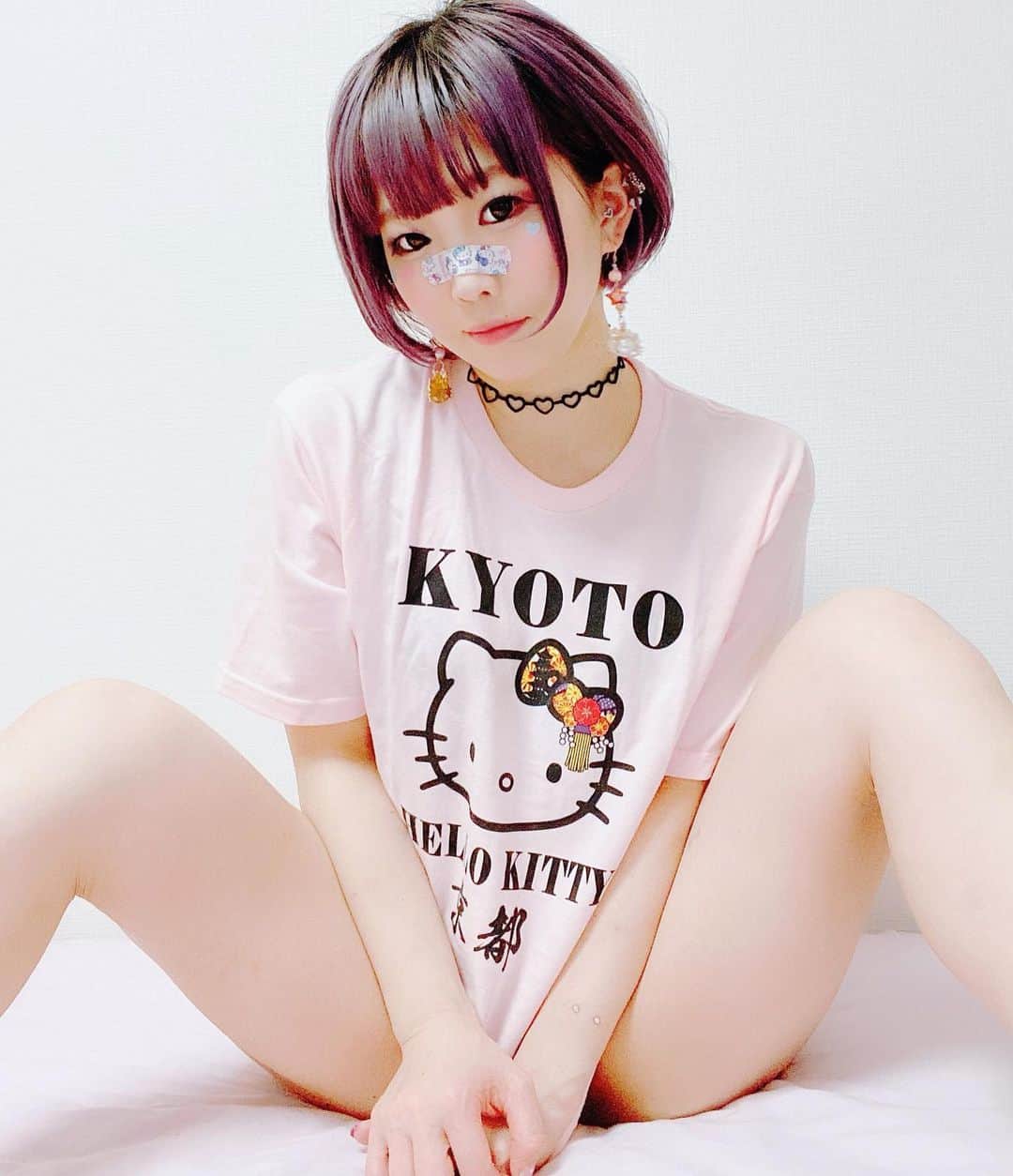 RINGOのインスタグラム：「💗💗💗 I ❤️ #KYOTO I ❤️ #KITTY • • #dancer #踊り子 #ハローキティ #サーフェイスピアス #ボディピアス #リストピアス」