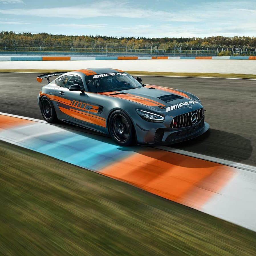 Mercedes AMGさんのインスタグラム写真 - (Mercedes AMGInstagram)「We proudly present: the new Mercedes-AMG GT4!  The new model offers numerous technical optimizations, an improved endurance performance and many more features to continue the success story of Mercedes-AMG Motorsport in the GT4 segment.  #MercedesAMGMotorsport #AMGGT4 #DrivingPerformance」3月11日 18時20分 - mercedesamg