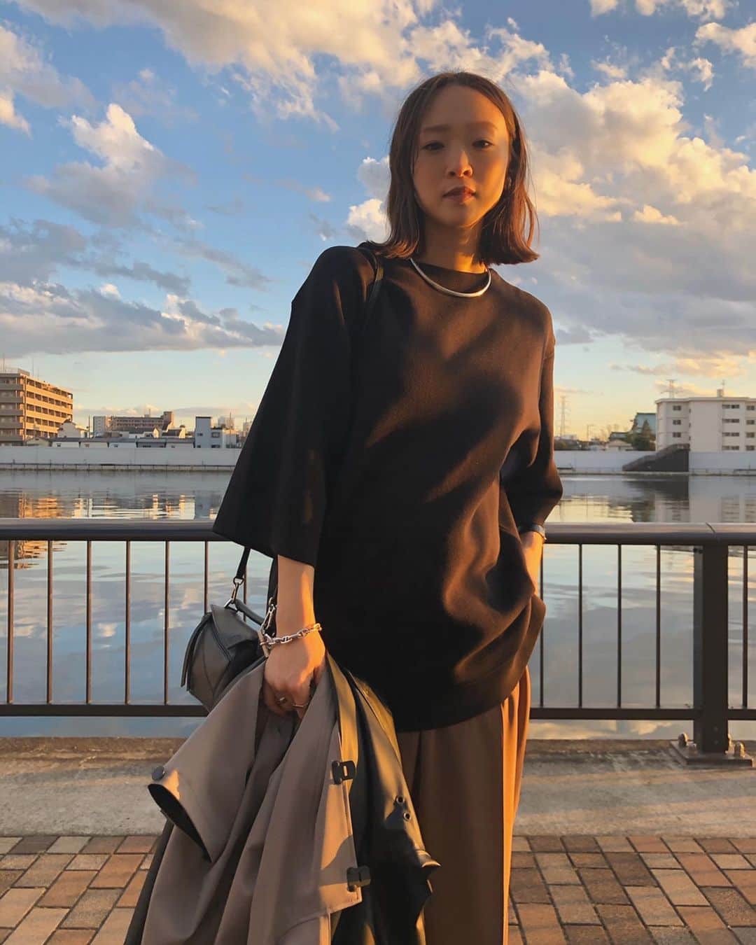 野尻美穂のインスタグラム：「この前買ったユニクロUとハイクのデッキコート😚🧡 花粉でいつもより目が開かない😕 #uniqlo #ユニクロU #hyke」