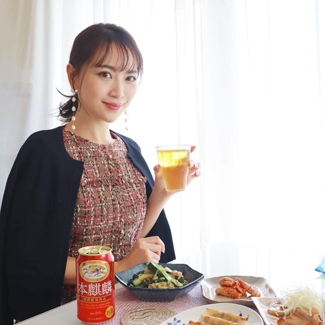 山下美咲のインスタグラム：「. おうちごはん🍽 . 「本麒麟」はスッキリしていて飲みやすいので、 本麒麟に合う中華メニューにしてみました🥰 . リューアルしたことでより飲みごたえがUP✨  おつまみとも合う〜✨ . 最近はなかなか外食もできていないので  お家の食事をいかに楽しめるかを考えてます☺️ . . #本麒麟 #新しい本麒麟完成 #PR」