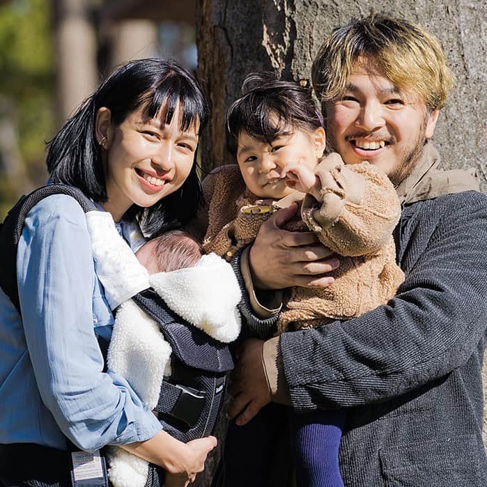 D BY DADWAY（ディーバイダッドウェイ）さんのインスタグラム写真 - (D BY DADWAY（ディーバイダッドウェイ）Instagram)「【FAMILYコンテンツ】 D BY DADWAYのHPに掲載しているFAMILYコンテンツをご紹介いたします♪ - D BY DADWAYの商品を実際にお使いいただいているご家族に、子育てに関するエピソードやライフスタイルをお話いただいています。 - File.19では、生後2か月の赤ちゃんと2歳のお姉ちゃんがいるご家族の出産時のエピソードや、素敵な新居でのイブルを使用した暮らしぶりをご紹介。お二人のお子さまの名づけエピソードも教えていただきました。 - プロフィールのURLを変更いたしました。ご一読いただければ幸いです♡ - #dbydadway#dadway#ダッドウェイ#ベビー#出産祝い#babygift#baby#イブル #イブルのある暮らし#ベビーギフト #ベビー雑貨 #ベビースペース #マイホーム #ベビースペース #キッズスペース#ベビーイブル #ベビーマット #dbyイブル#赤ちゃんのいる暮らし#ラグ #クッション #イブルクッション#星柄イブル#ibul」3月11日 19時30分 - d_by_dadway