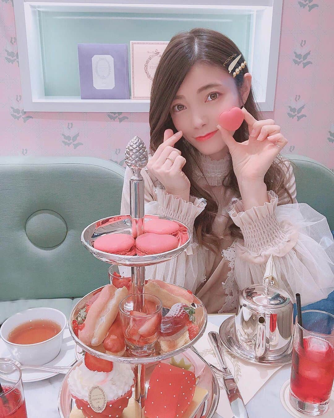 今吉めぐみさんのインスタグラム写真 - (今吉めぐみInstagram)「なんだかソワソワする毎日です🐥🦋🦄🐣🙈🐯﻿ ﻿ 一刻も早い収束を願うばかり。﻿ ﻿ ﻿ どんな毎日でも﻿ 『感謝』という愛を忘れずに過ごしたいものです。  #cafelog_mg」3月11日 19時35分 - megu813