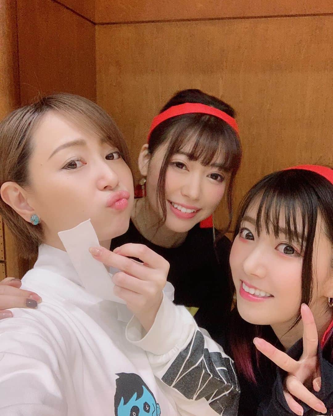 夏奈子のインスタグラム：「球技大会💛 楽しすぎて主催したい！笑 赤組勝ちました＾＾ スポーツ大会毎月やりたい。  早く体育館使えるようになりますように…🦠 #球技大会 #スポーツ大好き #バスケ」