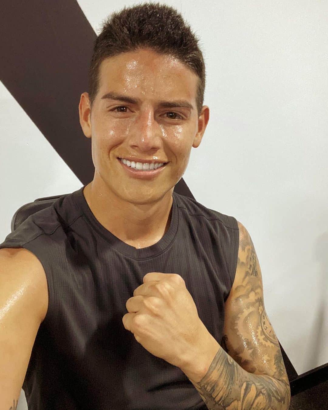 ハメス・ロドリゲスのインスタグラム：「🏃‍♂️👍☑️」