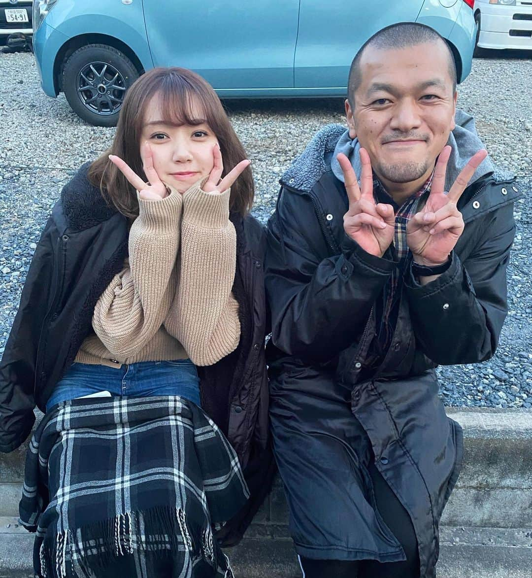 江野沢愛美さんのインスタグラム写真 - (江野沢愛美Instagram)「本日19時から突破ファイル是非観てください〜 まなぶさんはずっと外で寒かったのに お芝居中アドリブで笑わせてくれたり(堪えるのに必死) 待ってる時にも笑わせてくれて、とってもとっても優しくてありがたかったです☺︎☺︎ 展示会の時にEXITのお二人にもすごい良かったよ〜と褒められてすごく嬉しかったです😭 #お兄ちゃんと #カミナリまなぶ さん #りんたろーさんも出てきますよ #お楽しみに」3月12日 6時03分 - enosawa_manami