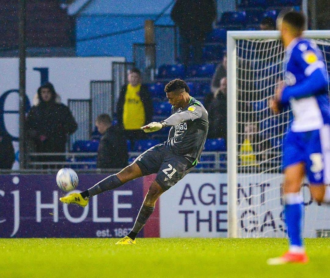 ジャマル・ブラックマンのインスタグラム：「Big statement that win🔵⚪. Boys absolutely faultless, fans unbelievable from the first min as always...we keep it moving 👊🏾#UTG」