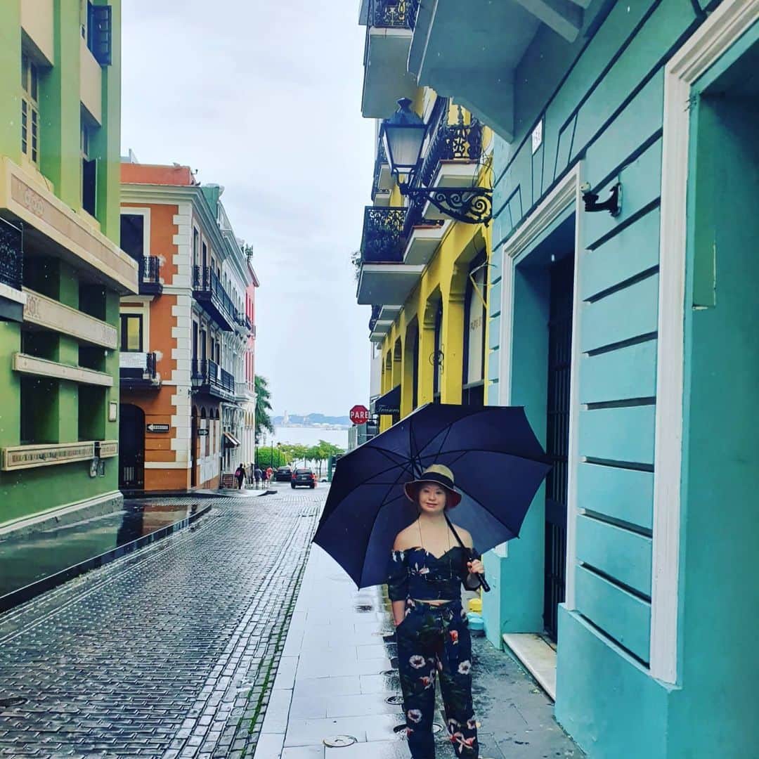 マデリン・スチュアートさんのインスタグラム写真 - (マデリン・スチュアートInstagram)「A beautiful day in Puerto Rico, rained a little and made a new friend. @celebritycruises on @celebrityedge #bridgethegap #believe #madelinestuart #model #advocacy #weareone #diversity #picoftheday #fashion #ad」3月12日 6時05分 - madelinesmodelling_