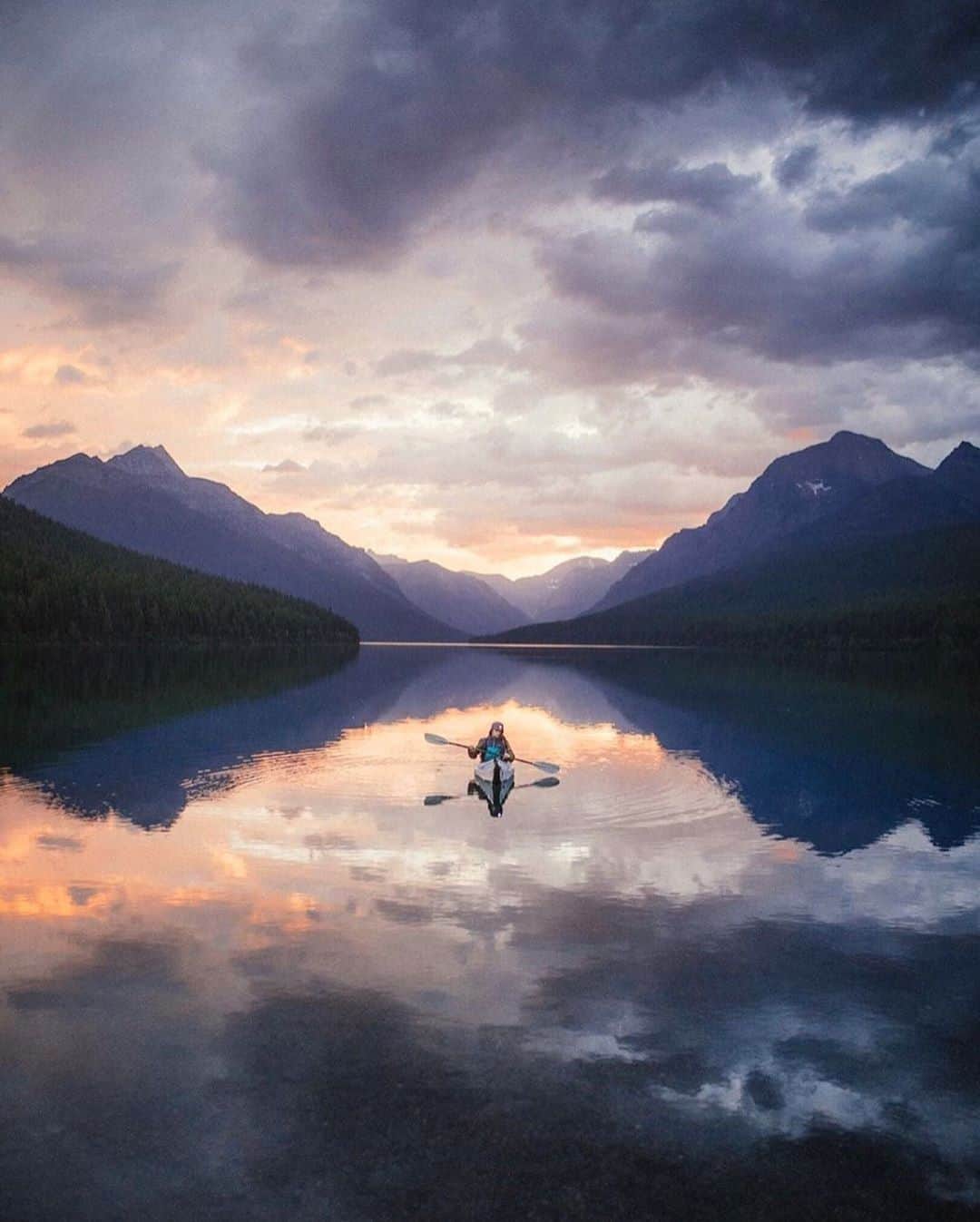 Discover Earthさんのインスタグラム写真 - (Discover EarthInstagram)「"Those mornings where you have to keep pinching yourself because it doesn’t seem real" 🇨🇦 #DiscoverCanada  Photos by @justindkauffman」3月11日 21時53分 - discoverearth