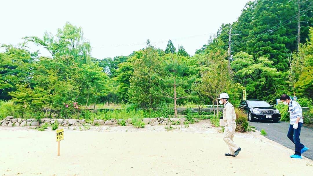 秋本真吾さんのインスタグラム写真 - (秋本真吾Instagram)「僕の実家、福島県「大熊町」は福島第一原発から7kmのところにありました。﻿ ﻿ 昨年住むことは難しいと判断し取り壊しが決まりました。今はもう更地となっています。﻿ ﻿ 僕の本当の実家はありません。﻿ ﻿ いつか帰ることができたら僕は何を思うんでしょうか。震災から9年。 できることは故郷を忘れずに生きていくことです。﻿ ﻿ ﻿ #福島県﻿ #大熊町﻿ #3月11日」3月11日 22時01分 - 405arigato405