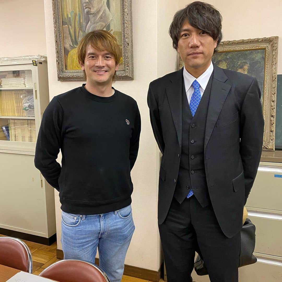 林昌範のインスタグラム：「今日は母校の会議に参加してきました😊ジュビロ磐田などで活躍したカレンロバート君も一緒でした‼️ 高校時代から有名な選手でしかもイケメン🌟 今後母校の為にお互い頑張ろう👍 #市立船橋  #サッカー  #カレンロバート #ジュビロ磐田 #イケメン #羨ましい限り  笑」