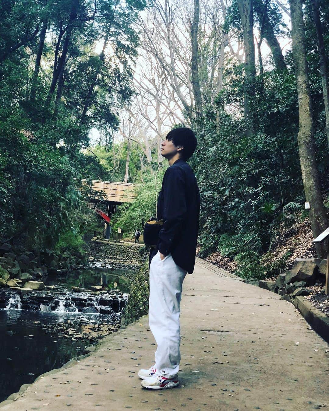 岡田翔大郎のインスタグラム：「🚶‍♂️🚶‍♂️ . . #等々力渓谷 #岡田翔大郎」