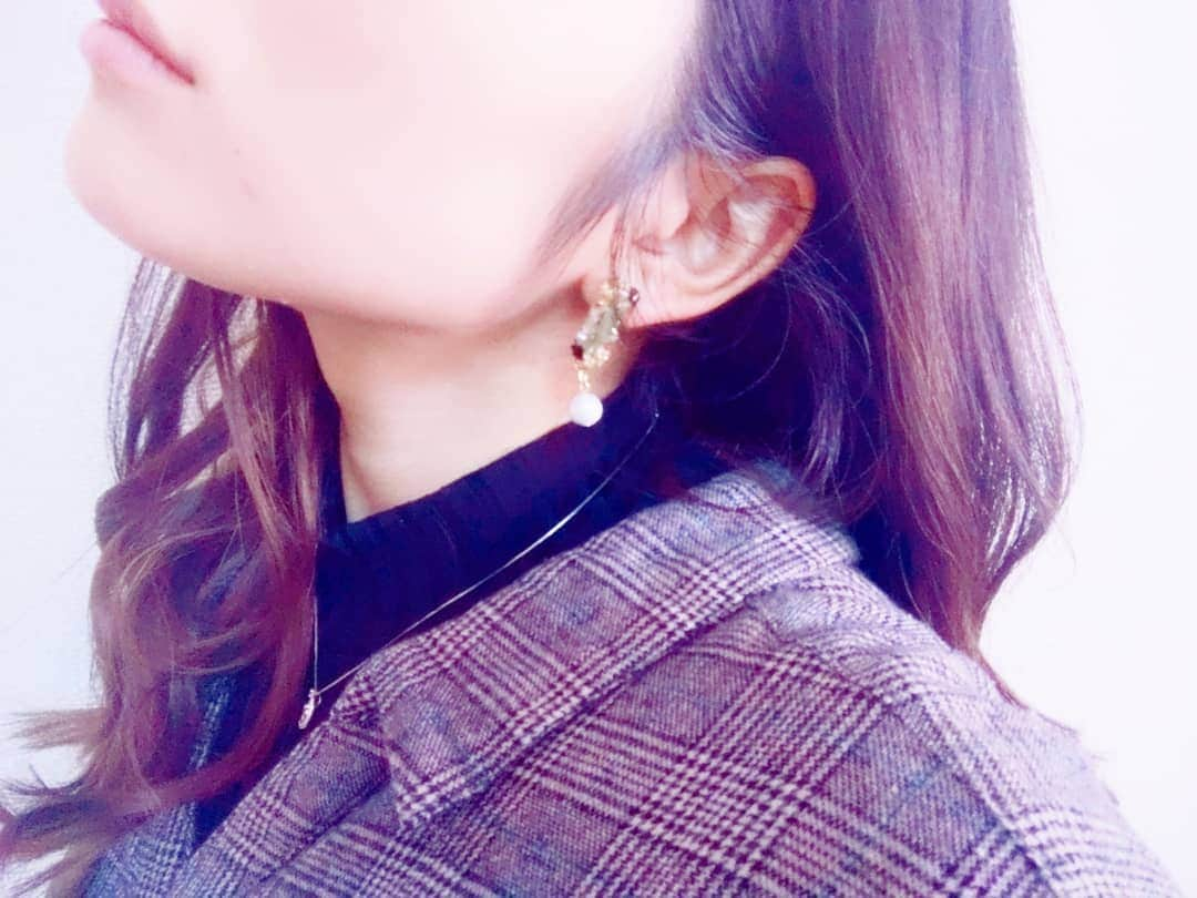 才木玲佳さんのインスタグラム写真 - (才木玲佳Instagram)「new pierce✨ one of my makeup artists gave me this pierce yesterday.♥️ thank you...💋」3月11日 22時48分 - saikireika