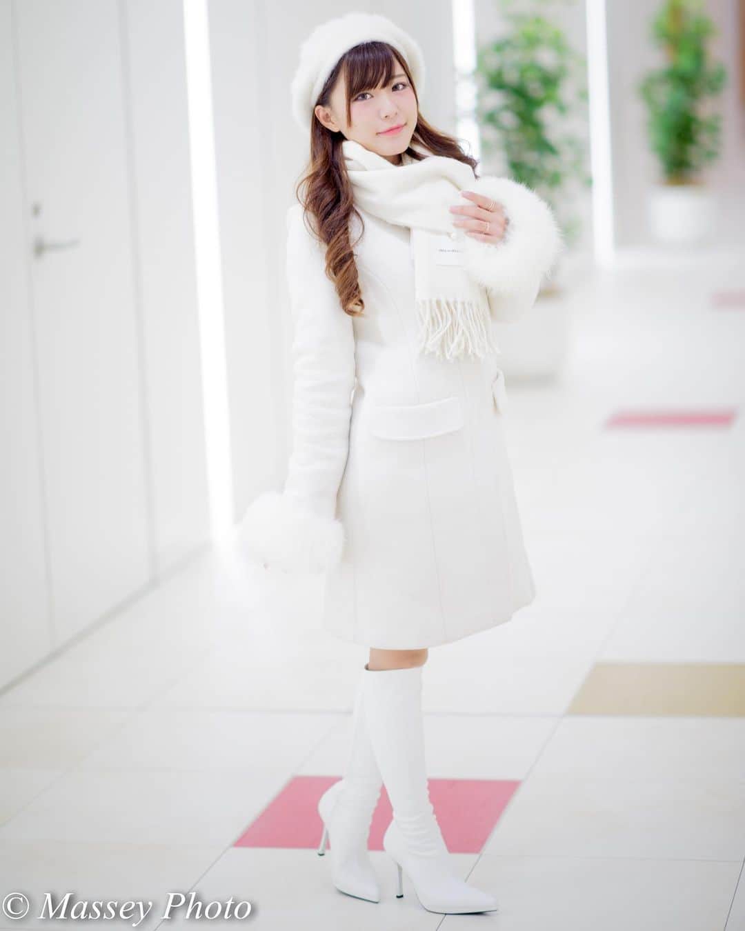のインスタグラム：「. . . . 東京ミッドタウンで撮った写真です。 モデルは、田中優衣ちゃんです。 It is a picture taken in Tokyo Midtown. Her name is Yui Tanaka. . . #ポートレート #ポートレート女子 #ポートレートモデル #ポートレート撮影 #ポートレート部 #ポートレイト #ポトレ #被写体 #モデル #被写体モデル #写真部 #東京カメラ部 #サロンモデル #美脚 #田中優衣 #撮影会モデル #撮影会の女神さま #portrait #excellent_portraits #girlsphoto #lovers_nippon_portrait #portrait_perfection #portraitphotography #japanesegirl #japanesemodel #model #tokyogirl #good_portraits_world #모델촬영 #인물사진」