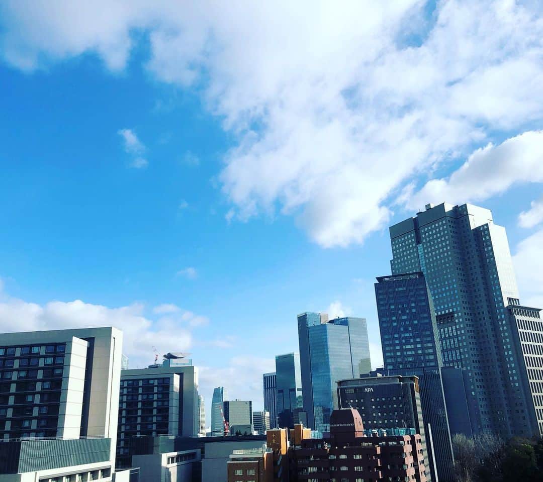 川久保拓司さんのインスタグラム写真 - (川久保拓司Instagram)「あれから9年。 3月11 日。 あの日のことを、今でも思い出す。 いつまでも、忘れずに。 今日は、空がめちゃくちゃ青い一日でした。」3月11日 23時15分 - takuji_kawakubo