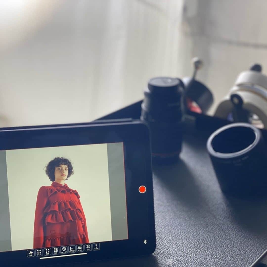 BORDERS at BALCONYのインスタグラム：「本日はBORDERS at BALCONY 2020AWのシューティングでした！⁠ 写真だけではなく、今回はムービー撮影にもチャレンジしています！⁠ ⁠ ⁠ ⁠ #bordersatbalcony #ボーダーズアットバルコニー #ボーダーズ ⁠ #2020 #autumn #winter #newcollection #2020AW  #clothing #wear #women #supregirl」