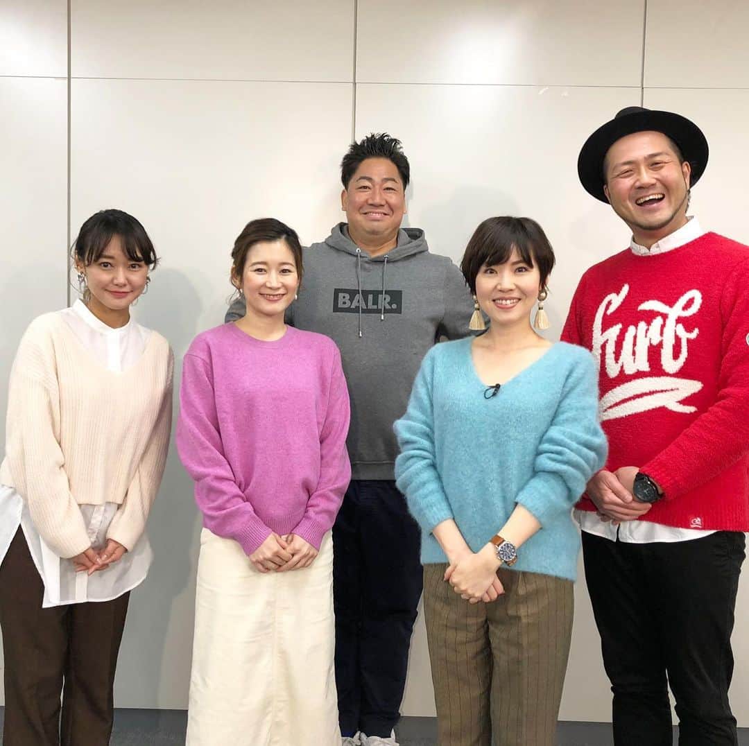 のインスタグラム：「いよいよ今週末放送です！(14日) 👏🏻✨ KBCラジオ📻パオーンを背負って！？火曜担当のみりちゃんとテレＱ『チラチラパンチ』出演です！笑 😂 たーきょーーく！他局！笑 楽しい収録でした♫ ブルーリバーand山口さん皆様大変お世話になりました！！🙇‍♀️🙇‍♀️ 是非ご覧下さい♫  TVQ"チラチラパンチ" 毎週土曜日24:55～オンエア📺  #kbcラジオ  #TVQ #チラチラパンチ #パオーン #ブルーリバー」