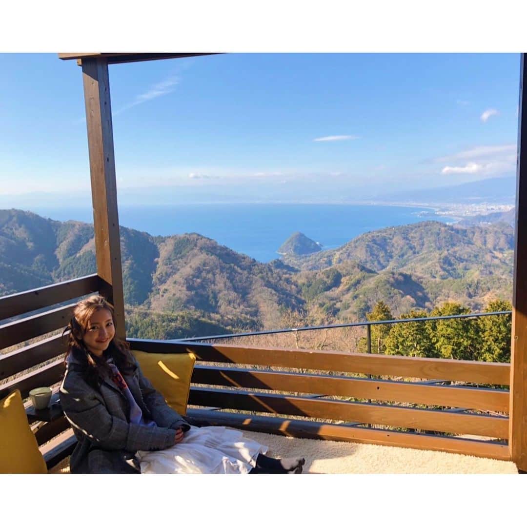 板野友美さんのインスタグラム写真 - (板野友美Instagram)「2月に行った伊豆温泉の帰りに #伊豆の国パノラマパーク  寄って帰ったよ🌞  太陽と空気と自然を堪能。」3月12日 0時55分 - tomo.i_0703