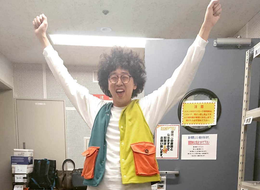 今井隆文さんのインスタグラム写真 - (今井隆文Instagram)「#知らなくていいコト  御視聴、本当にありがとうございました。 本当にめちゃくちゃ楽しい現場でした！ 現場は、大人の学園物みたいな感じで、1クラスが集まったみたいな状況で、誰かがなんかやったら総ツッコミする！みたいな賑やかな感じでした。こちらの模様は、DVDとBlu-rayの特典映像に入ってると思います！←宣伝笑  吉高由里子氏が全身全霊でみんなを引っ張ってくれ、スタッフさんがすごい技術で支えてくれ、大石さんの力強い、言葉、監督達の演出がもうね、本当に素晴らしかったです。  あー終わっちゃった。と、いま抜け殻のようになっています。  本当に世の中が大変なことになっていますが、エンターテイメントで、僕達は、何かを提供したいと思っております。それが、どんな形でも！  ケイトのように、自分が信じた道を突っ走りたい。 野中も色々あったけど、突っ走った結果だ！  この作品の一部に慣れたことを光栄に思います。  週刊イーストの黒川班で、小野寺という役に出会えて幸せでした！  どもっ！！！！」3月12日 0時56分 - imataka_tenpa