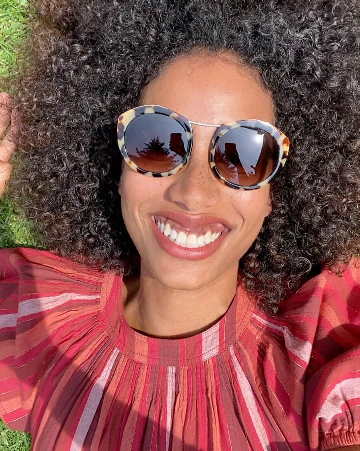 Warby Parkerのインスタグラム：「Meet Bettina in Marzipan Tortoise—a new style from our Spring Sun Edit—whose oversized proportions and metal brow bar are primed to make a statement 😎 Tap the 🛍️ icon for more!」