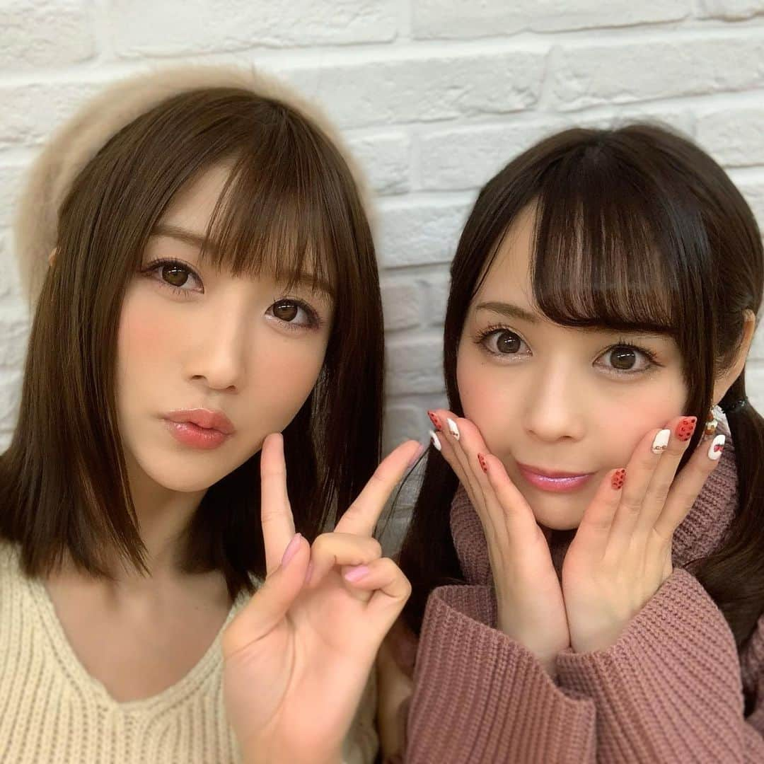 大槻ひびきさんのインスタグラム写真 - (大槻ひびきInstagram)「YouTube ひびやんTVの他に サブチャンネル 『ひびやんちゃんねる』の開設が 決定しました🥰 わーい💓 自由に色んな事やってみようと思ってます⭐️ そして！ るーちゃんもチャンネル開設おめでとう⭐️ 楽しみにしててね🥰 #japan #youtube  #youtuber #friend #girls #strawberry #イチゴ狩り #佐野ラーメン #栃木県」3月12日 1時33分 - yanhibi0221