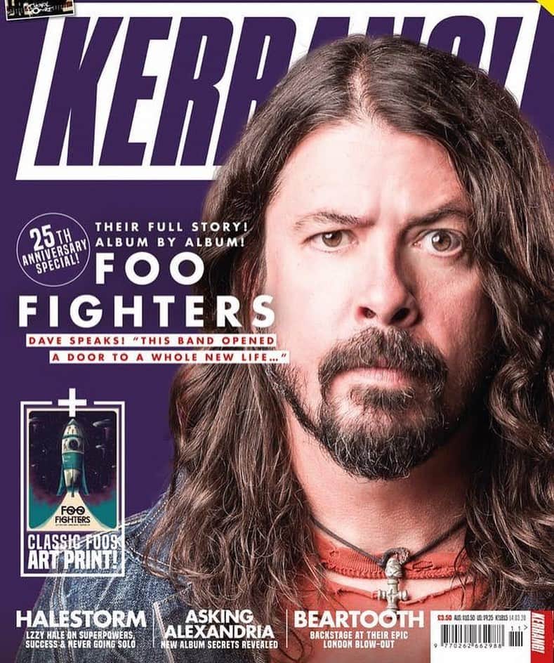 フー・ファイターズのインスタグラム：「#FooFighters x @kerrangmagazine_ on stands now ‼️」