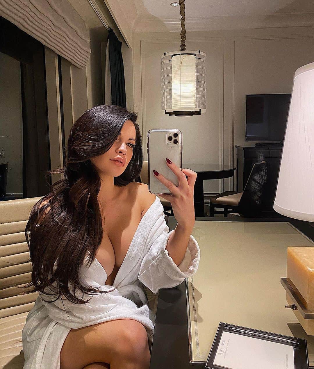 Tawny Jordanさんのインスタグラム写真 - (Tawny JordanInstagram)「Staycations are a nice way to reset 🤍 Where are my followers from?」3月12日 1時47分 - tawnyjordan