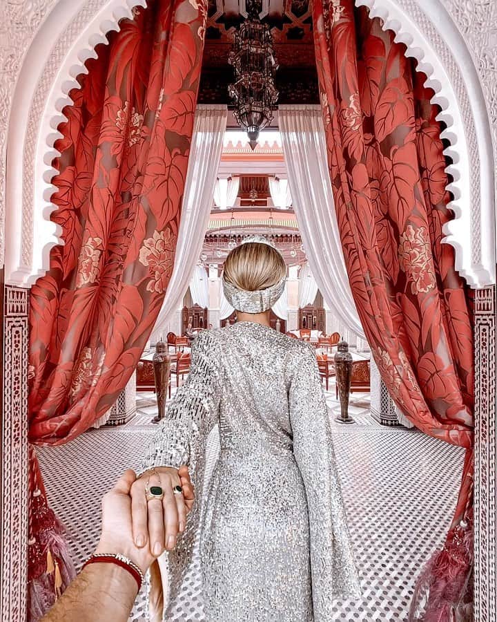 Murad Osmannのインスタグラム：「#followmeto the magical Marrakech with @natalyosmann. WHO just declared the coronovirus a global pandemic. What are your thoughts?? Obviously we should all be concerned, but we shouldn’t spread additional panic. ??How is the situation in your country?? #следуйзамной в прекрасный Марракеш. ВОЗ только что обьявил короновирус пандемией. Что вы об этом думаете и как обстановка у вас?」
