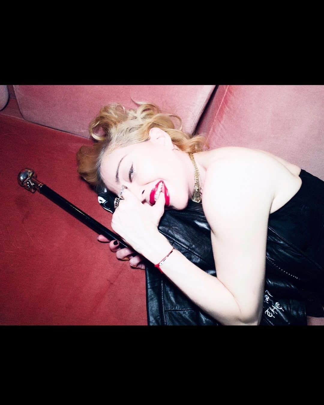 マドンナさんのインスタグラム写真 - (マドンナInstagram)「Madame ❌ Farewell Party...........:. No Iron Curtain, Injury or Virus could get in the way of the ♥️ we have for each other!! ON GOD!! #madamextheatre #farewell  #laperouseparis」3月12日 2時24分 - madonna