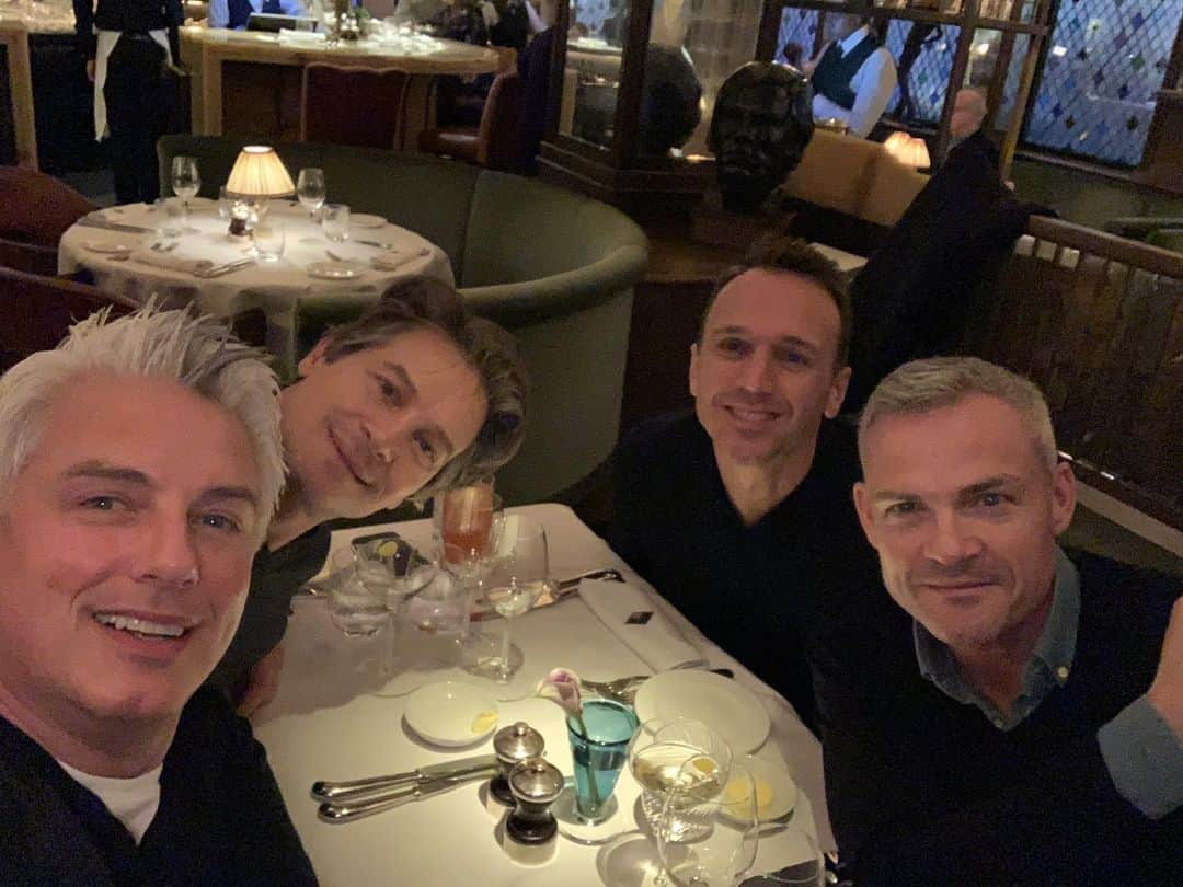 ジョン・バロウマンさんのインスタグラム写真 - (ジョン・バロウマンInstagram)「The Boys out for my #birthday dinner. @scottmale @gavinhbarker @stuartmacdon we are at my favorite place @theivywestst and then we are of to see @dearevanhansenlondon  @dearevanhansen #dearevanhansen  #fabulous jb」3月12日 3時10分 - johnscotbarrowman