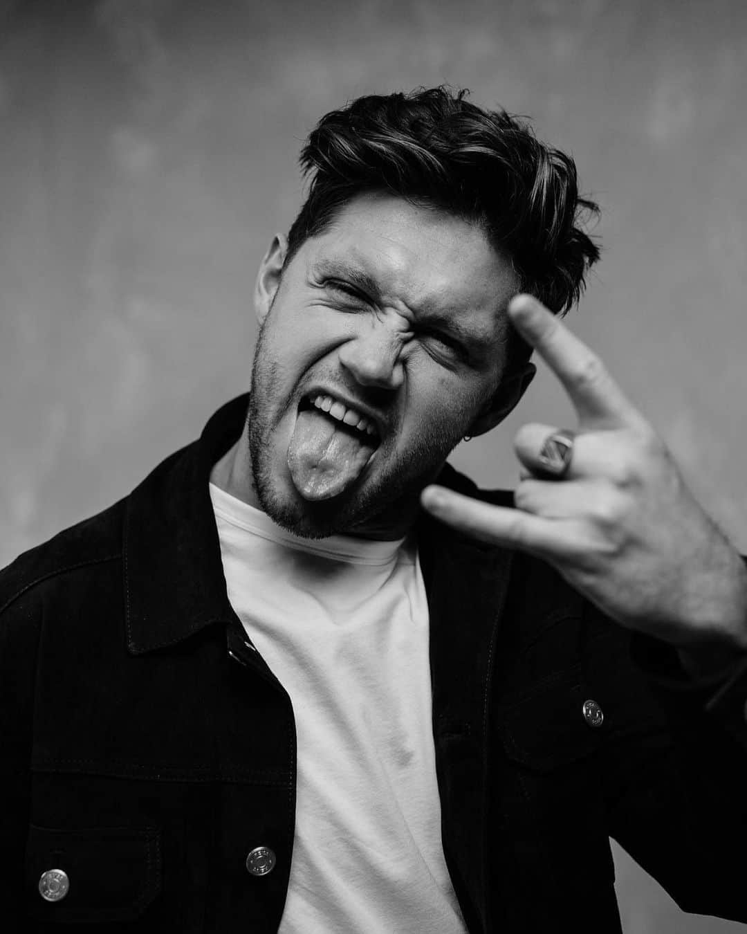 ナイル・ホーランのインスタグラム：「Only 2 days until #HeartbreakWeather ! can't believe my new album is out so soon . so excited to share it with you all ! available Friday March 13 at midnight local time」
