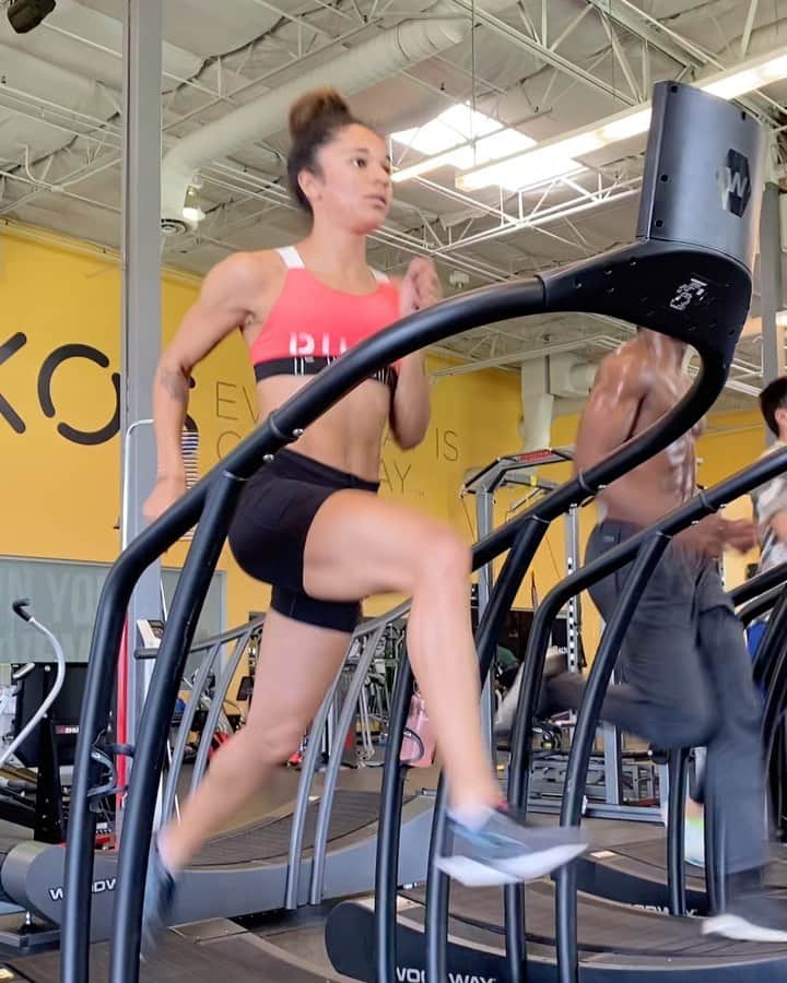 ジョディ・ウィリアムズのインスタグラム：「curve werk 🏃🏽‍♀️」