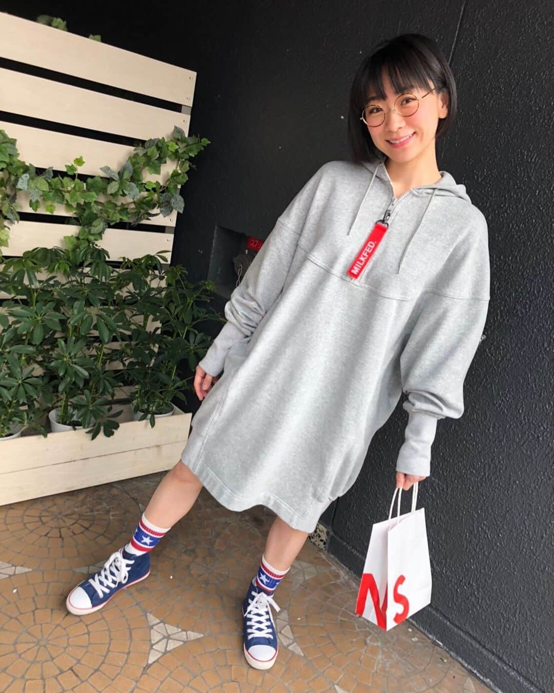 時東ぁみさんのインスタグラム写真 - (時東ぁみInstagram)「今日のメガネさん🤓 ・ 天気が良すぎて、ヒートテックがヒート！ ニットパンツも本領発揮！！ ・ 熱々なロケとなりました☆ ・ #時東ぁみ #ロケ #衣装 #パーカーワンピ #milkfed #ミルクフェド #スニーカー #sneaker #polo #春日和 #天気最高 #暑かった #熱々 #楽しかった」3月12日 16時12分 - amitokito