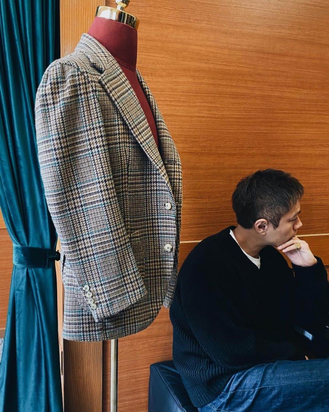 押尾学さんのインスタグラム写真 - (押尾学Instagram)「ordering a new suit🧵 スーツを作りに来ました👔 #suit #ordermade #ginza #fashion #instagood」3月12日 14時51分 - manabuoshio_official