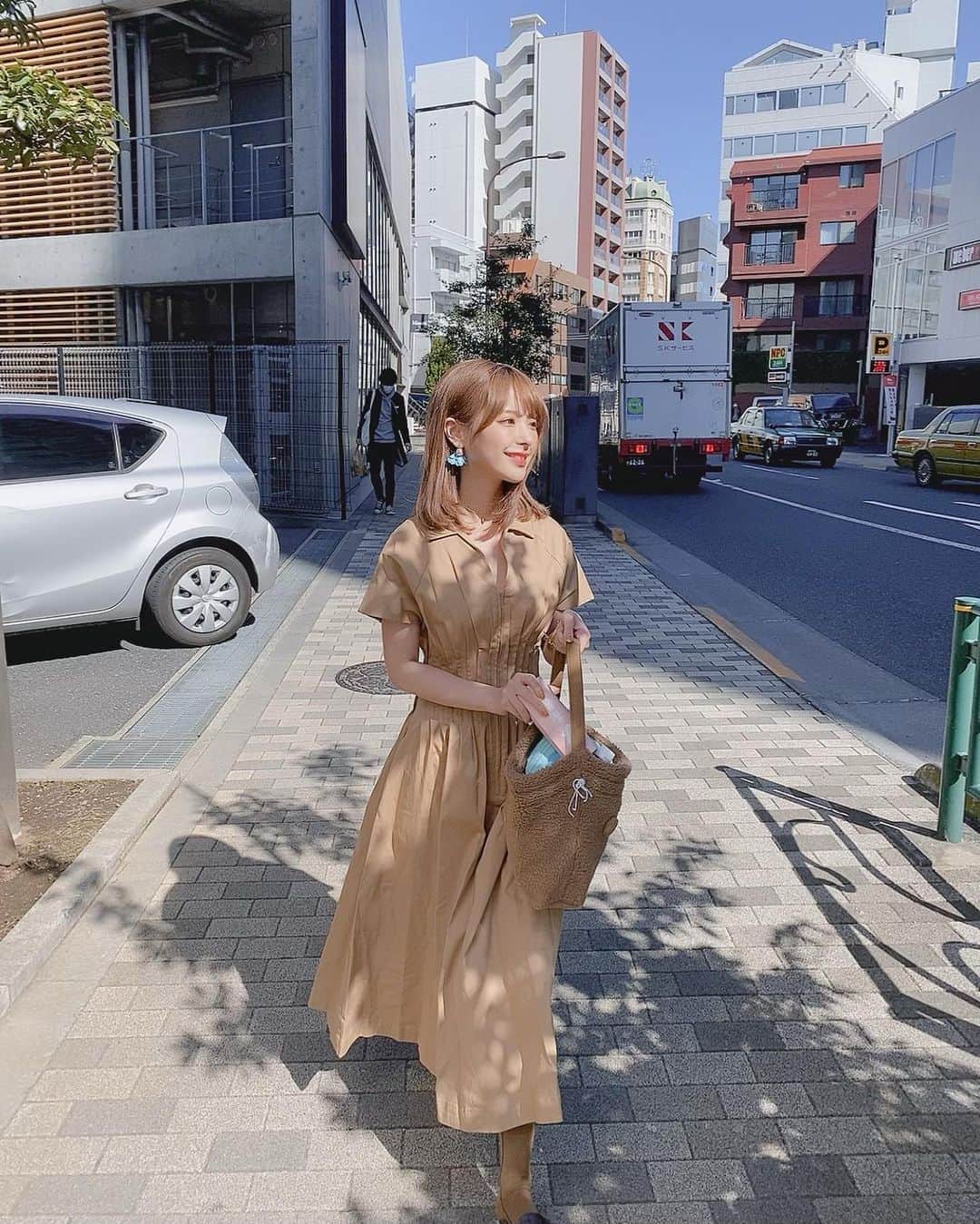 のインスタグラム：「日が出てるとあったかいね〜☀︎ 👗#SNIDEL」
