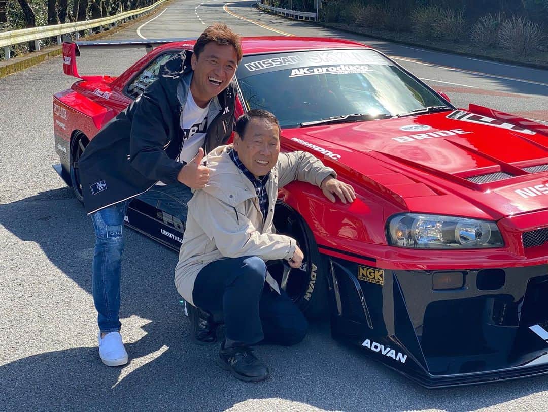 のインスタグラム：「今日はあの伝説のスーパーシルエットドライバー長谷見さんと２人対談😊  来月号のオプション雑誌でお楽しみに😊  @nissan@libertywalkkato #libertywalk#nissan#スーパーシルエット#bride#airrexsuspension #advan#yokohamatire#長谷見選手#伝説#ドライバー#ltmw#goodwoodfos#ターンパイク#箱根#オプション雑誌#skyline#スカイライン」