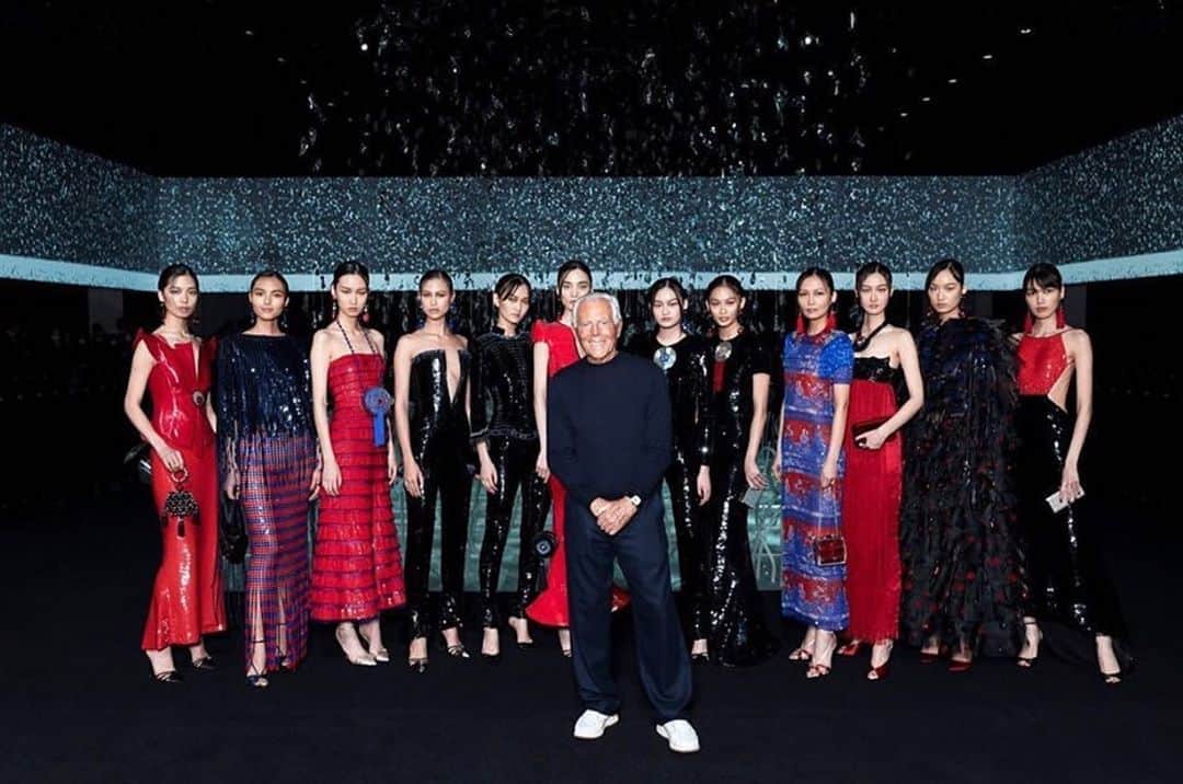 ルピン・ワンのインスタグラム：「Thank you to Mr. Armani for the inspiration gaving us on ur show at the Milano fashion week. Thank u staying with us !What a great leader and soul you are. Such an honor to have the opportunity to work with you. Now the coronavirus is spreading whole world !  Hope everyone stay well ！  God bless Italy 🇮🇹.」