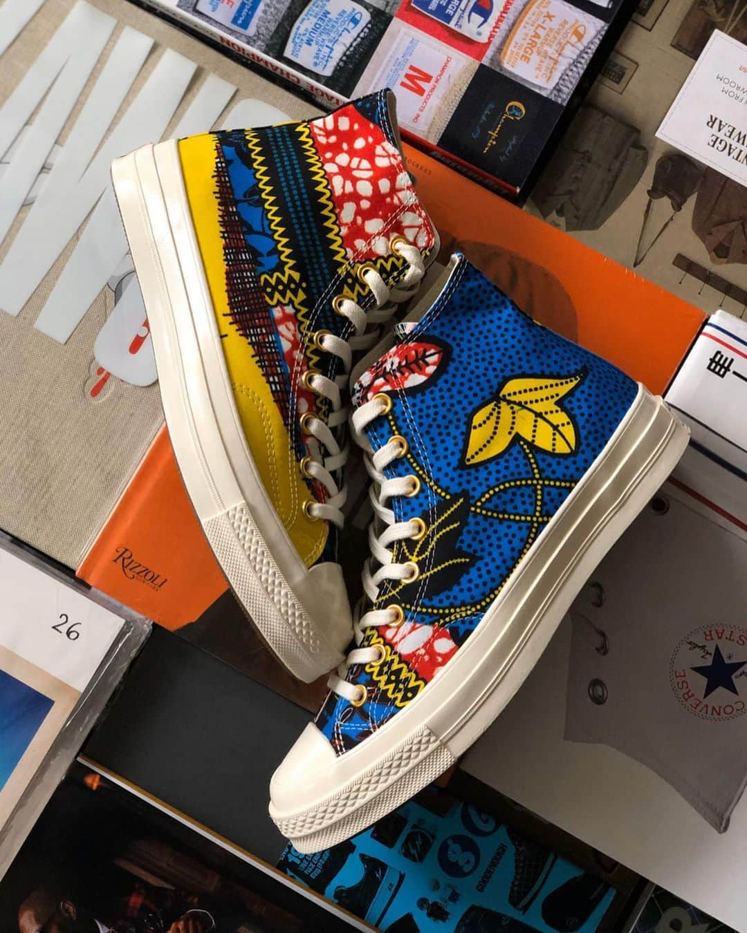 Mr. Tyさんのインスタグラム写真 - (Mr. TyInstagram)「While visiting LA I came across a shop with some dope African prints. Ended up gravitating  towards this print heavy yellow, navy, and red print and felt compelled to make a pair of @converse 70s from it. Was able to get several of the prints together to create a fun cohesive pair. Added mismatch patches to go along with the organized confusion.  @converse_style #ct70 #theshoegame #taylorgang #sneakerfreaker #kicksonfire #complexkicks #70s #ijustlikeshoes #converse #allstar #allstars #chucks #lifeinchucks #instachucks #conversestyle #lovemychucks #1970schucks #conversefamily #チャックテイラー #chucktaylors #チャックテイラー70s #converse70s #sneakeraddict #weareallstars」3月12日 8時52分 - regularolty